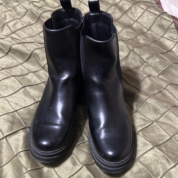 a. new day black boots - Picture 1 of 5